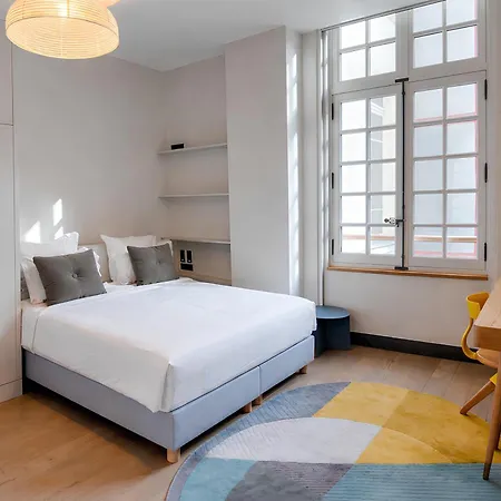 Bastille With Services By Pick A Flat *